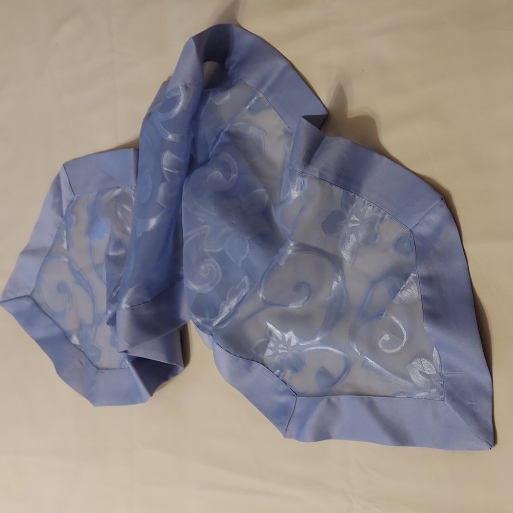 Blue Sheer Pattern Table Runner - Picture 3 of 8